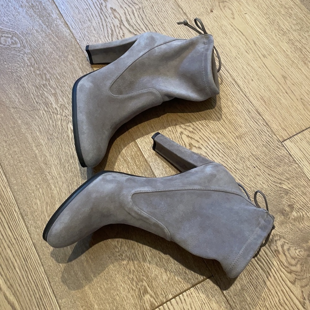 ❤️‍🔥FLASH SALE❤️‍🔥 NEW Stuart Weitzman Booties Size 7.5